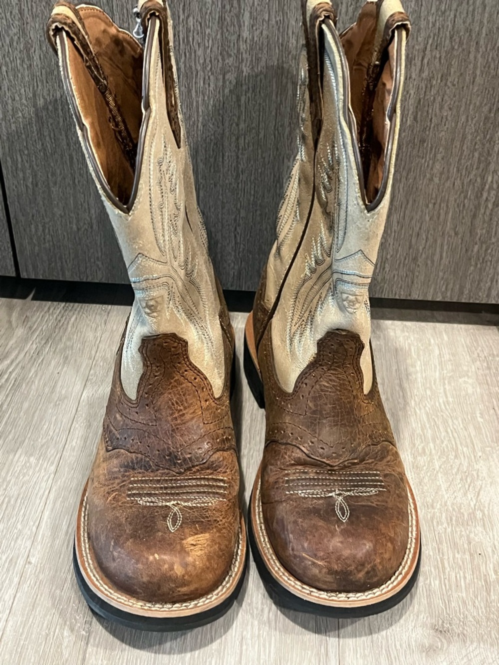Ariat Brown and Cream Western Heeled Cowboy Boots - Picture 2 of 8